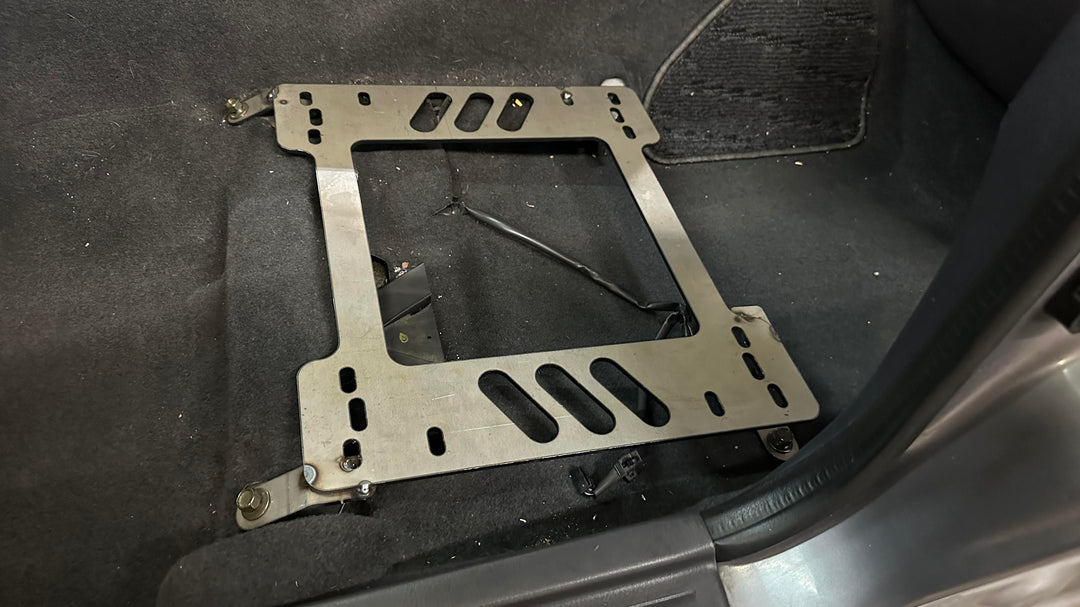 Planted Seat Bracket- Nissan Skyline [R34 Chassis] (1998-2005) - Passenger (Left Side)